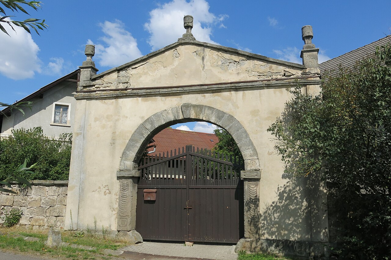 Today's view – Brána usedlosti čp. 47