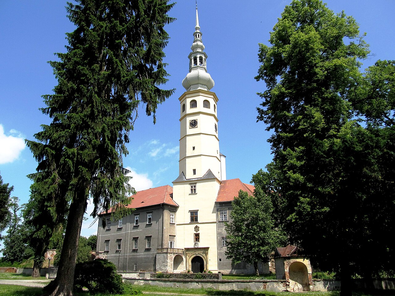 Dnešní pohled – zámek Tovačov
