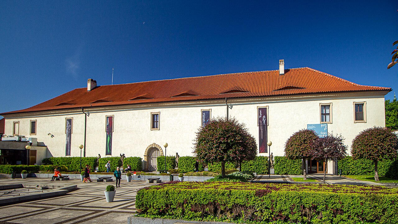 Dnešný pohľad – Valdštejnská jízdárna