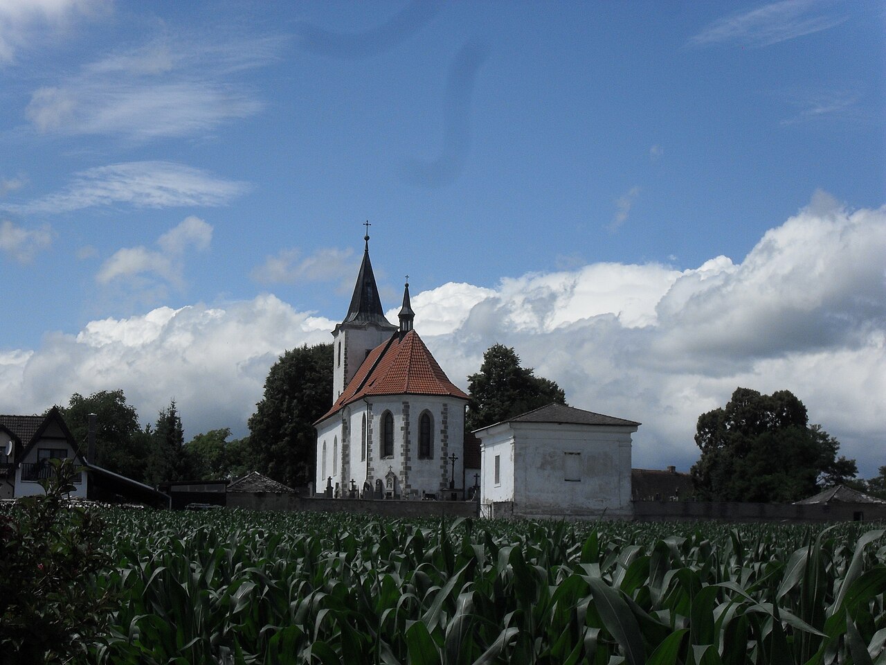 Dzisiejszy widok – Kostel svatého Bartoloměje (Kvášňovice)