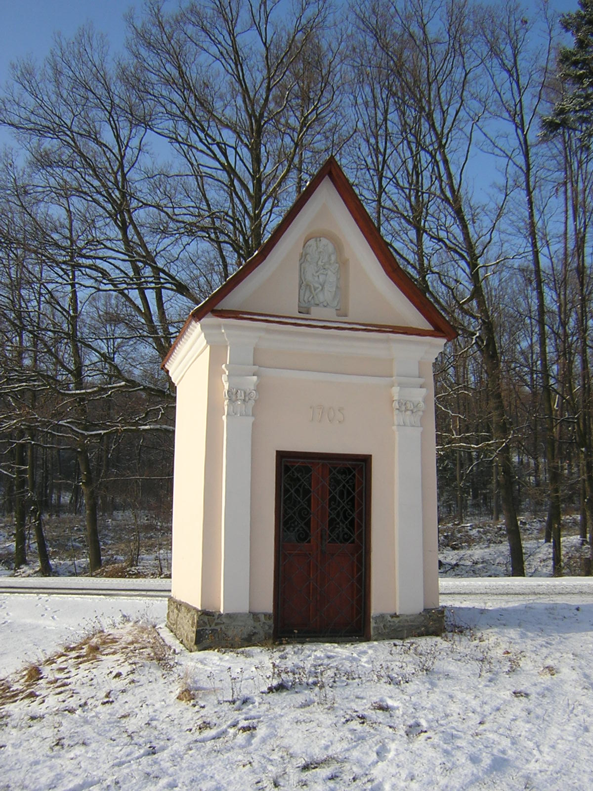 Dzisiejszy widok – kaple Nejsvětější Trojice u Děrného