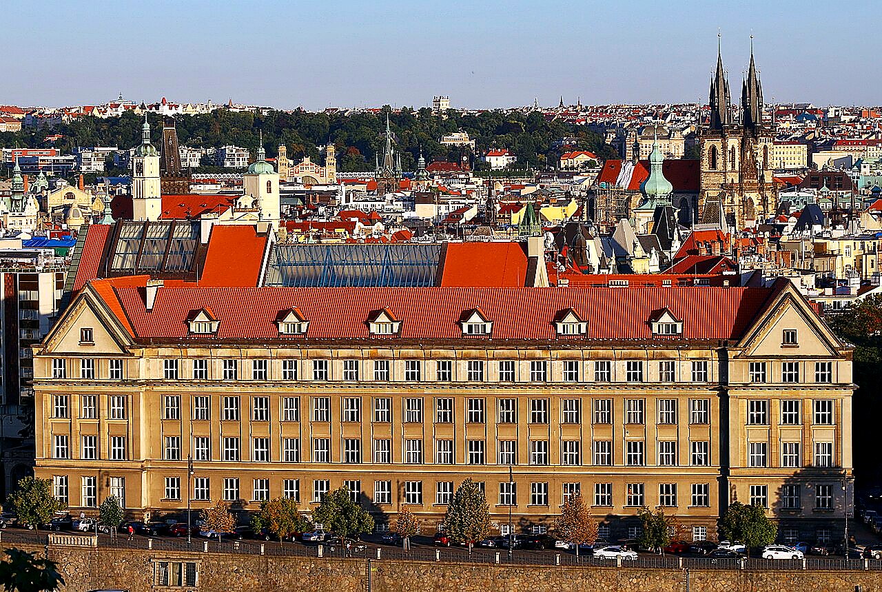 
<span>Budova Právnické fakulty Univerzity Karlovy v Praze</span>
