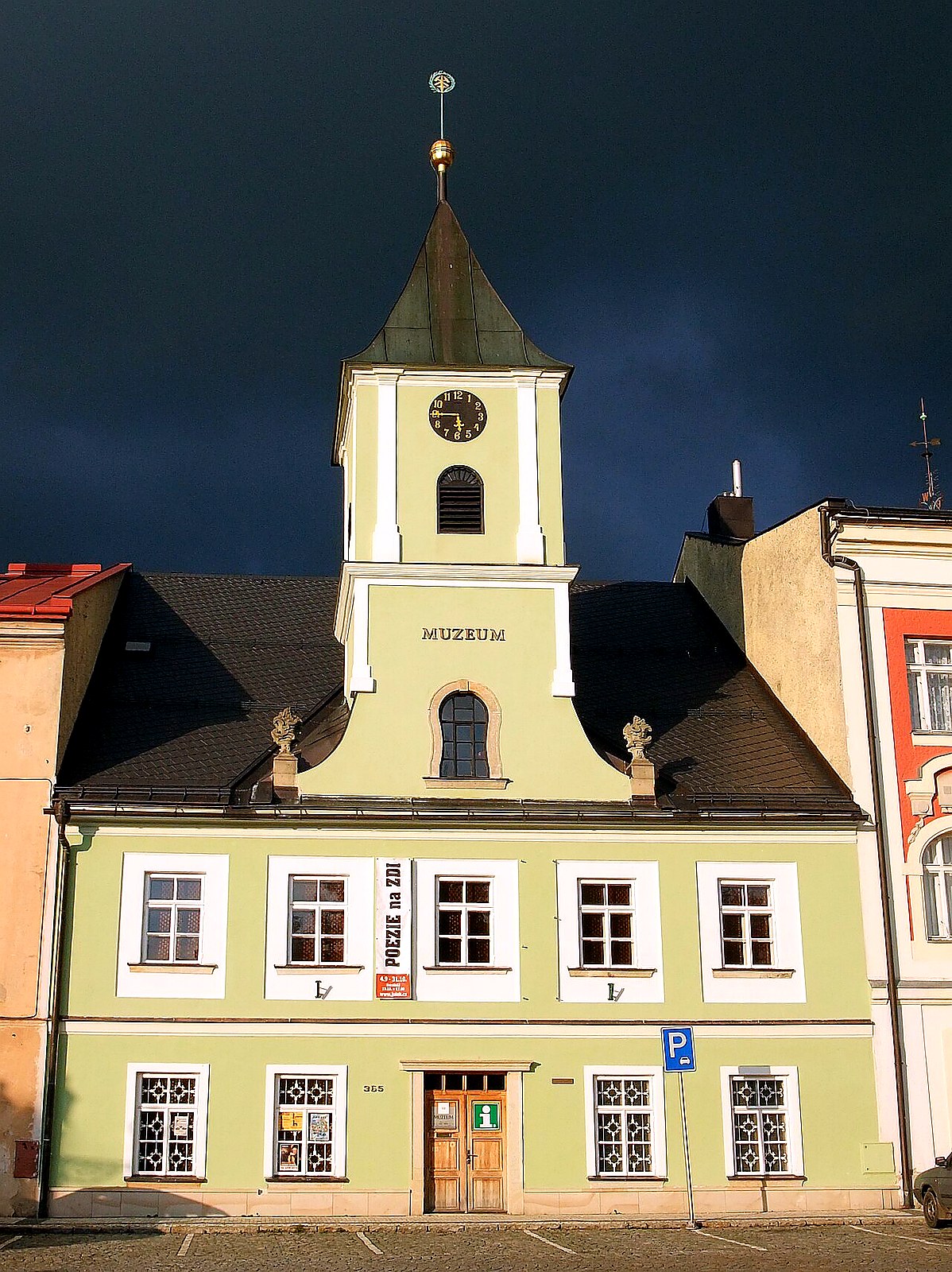 
<span>Bývalá radnice</span>
