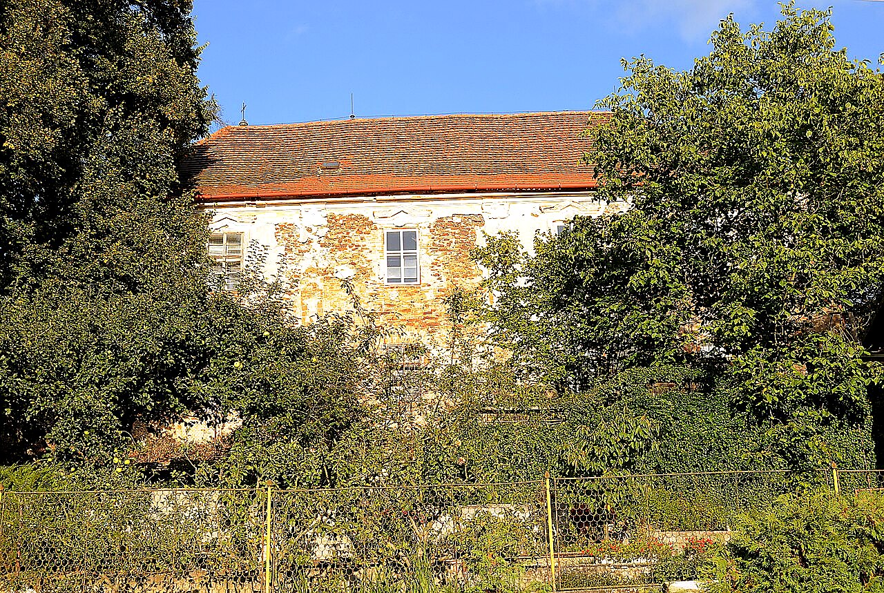 
<span>Chříč</span>
