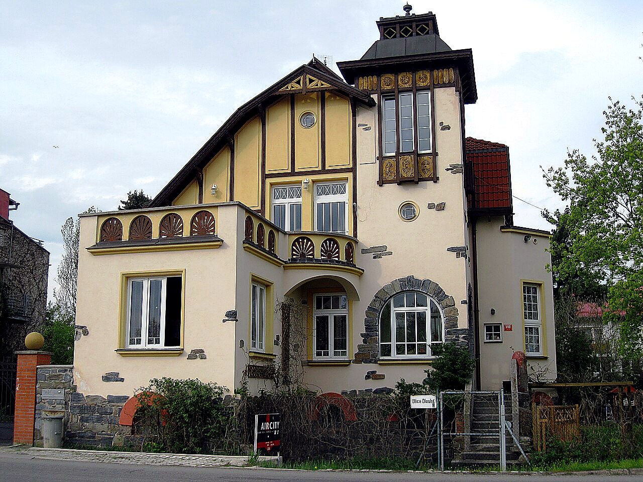 Dlouhá 8