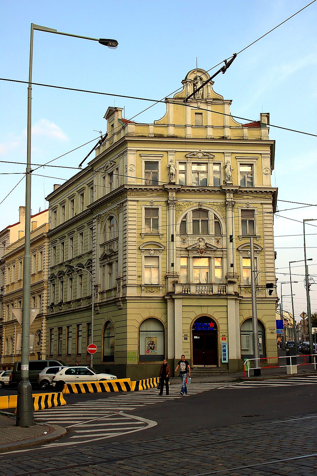 
<span>Národní dům (Praha 4)</span>
