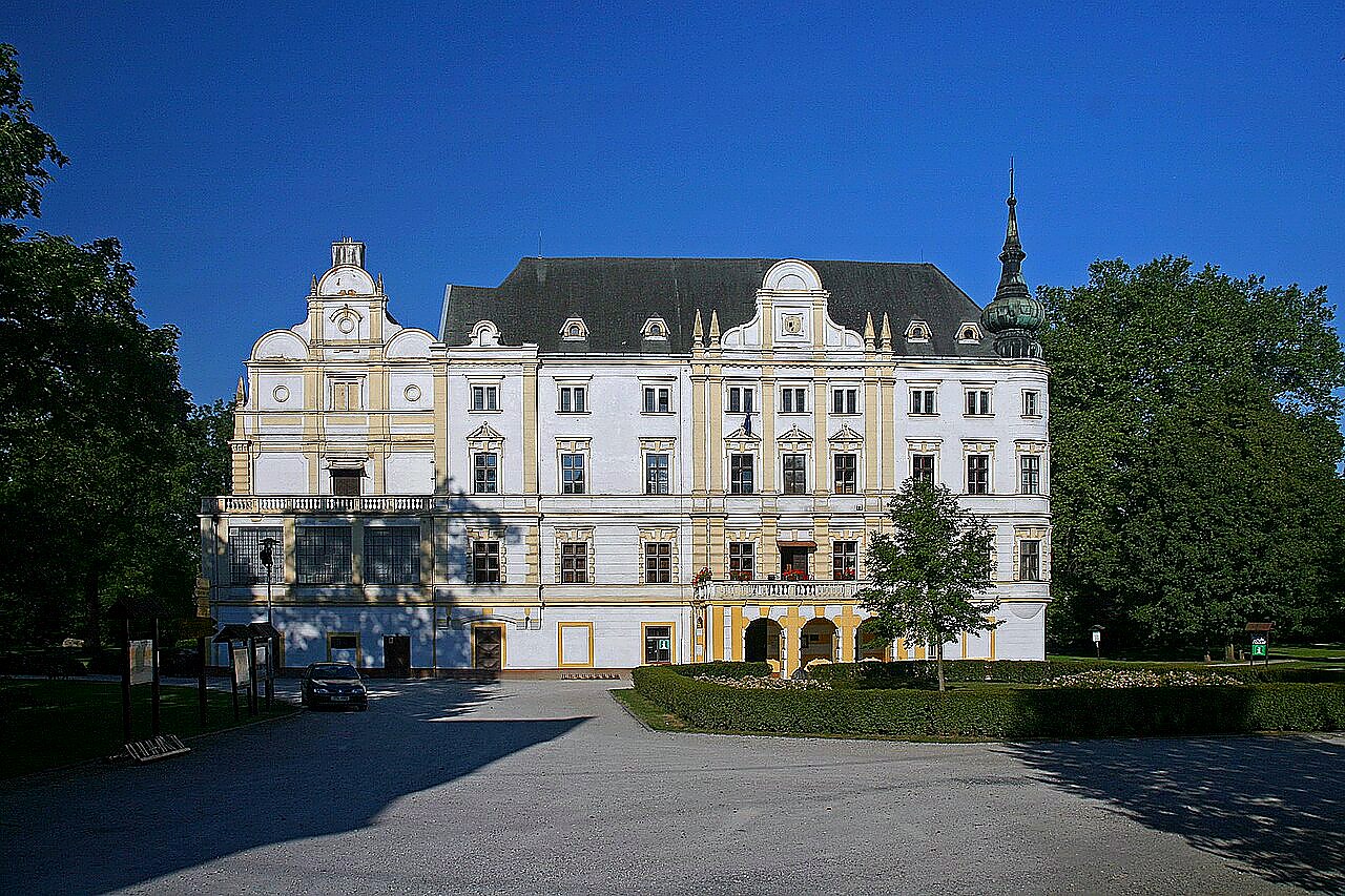 
<span>Zámek Bartošovice</span>
