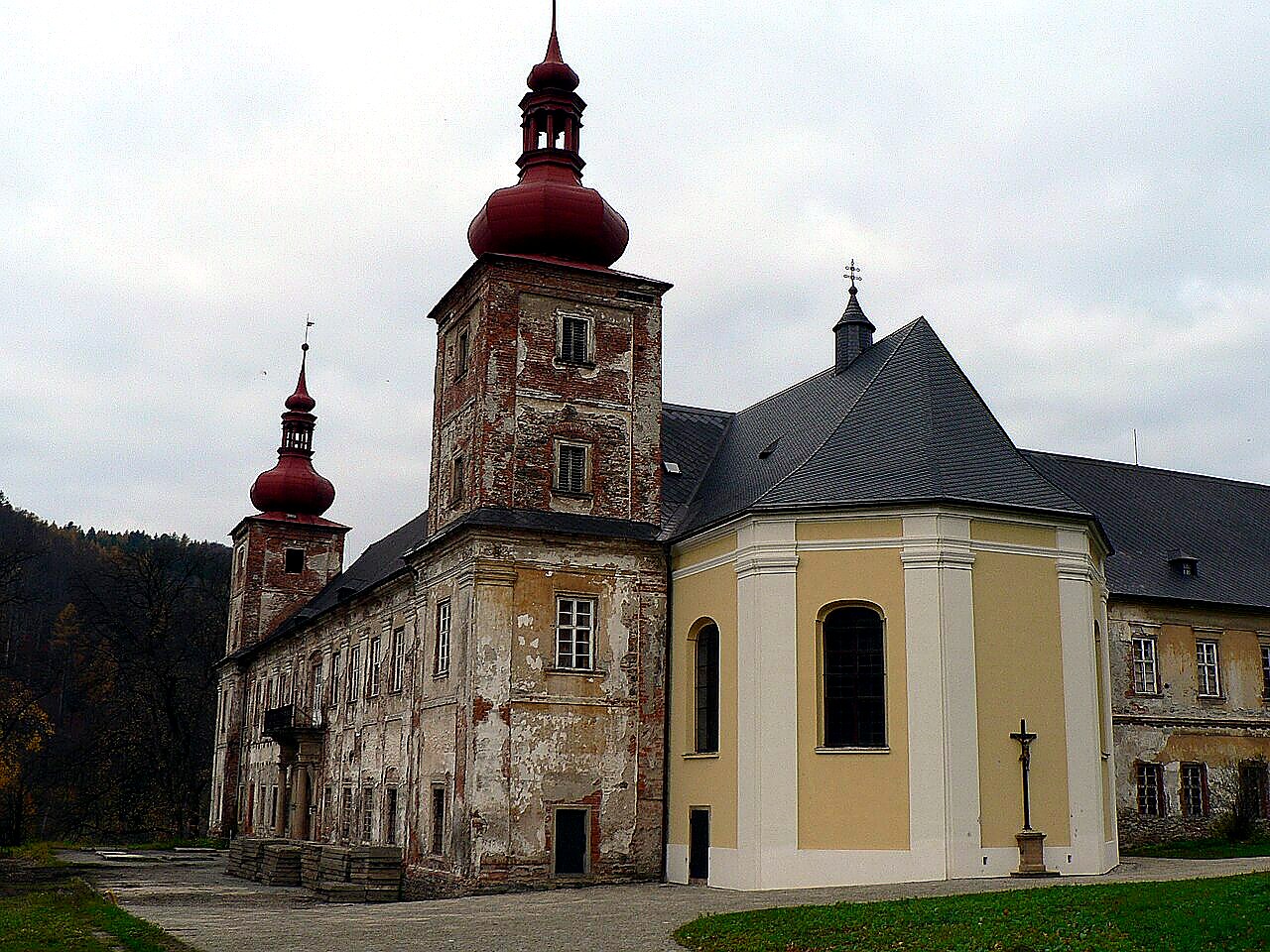 
<span>Zámek Loučná nad Desnou</span>

