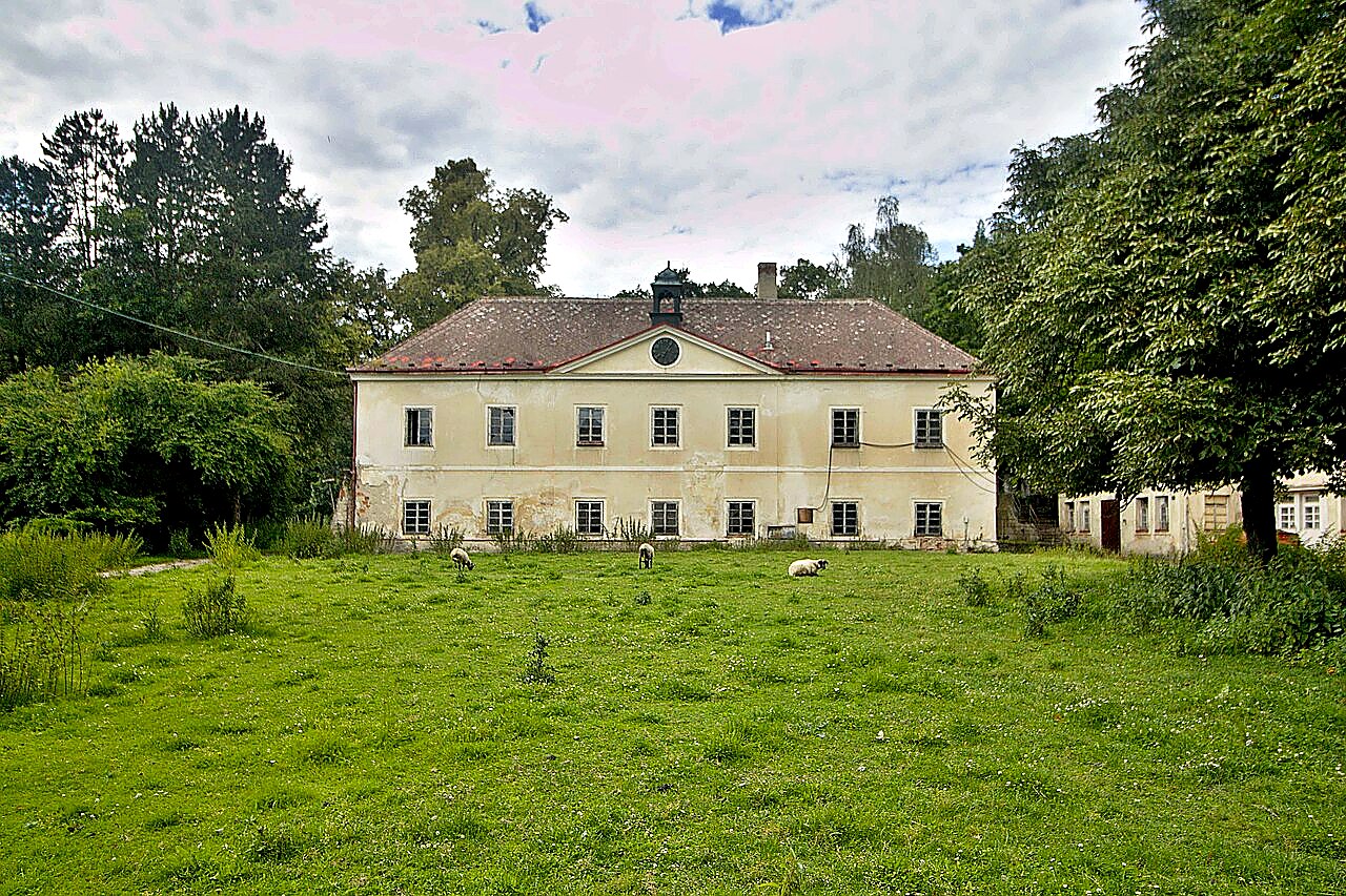 
<span>Zámek Nemyšl</span>
