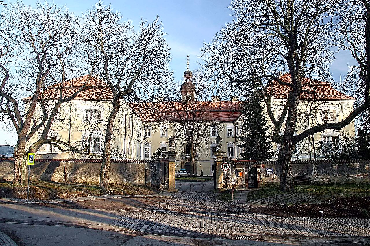 
<span>Zámek Rožďalovice</span>
