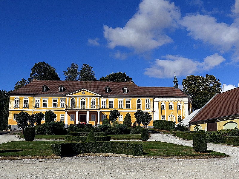 
<span>Zámek Čekanice</span>
