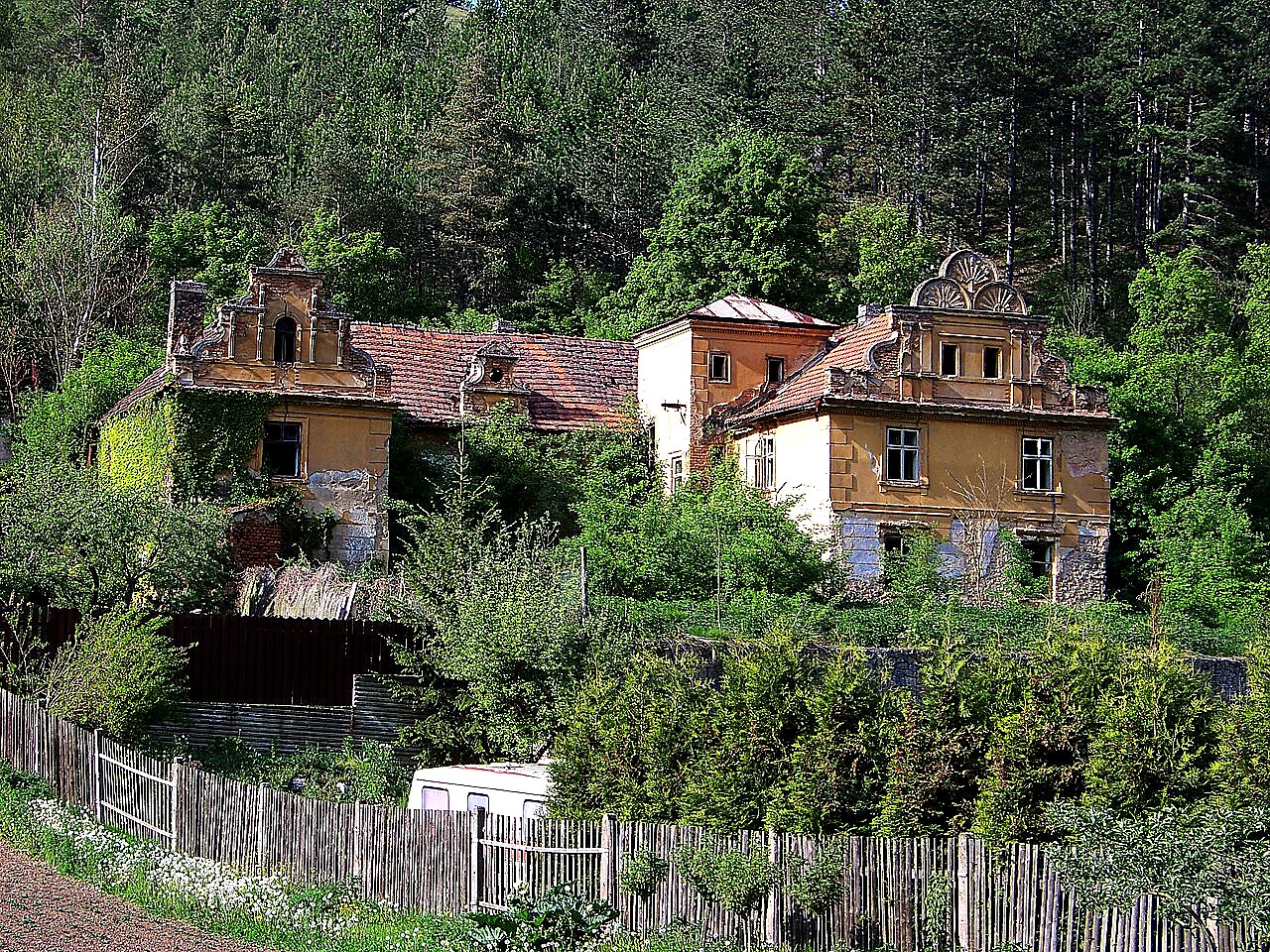 
<span>Zámeček Cikánka</span>
