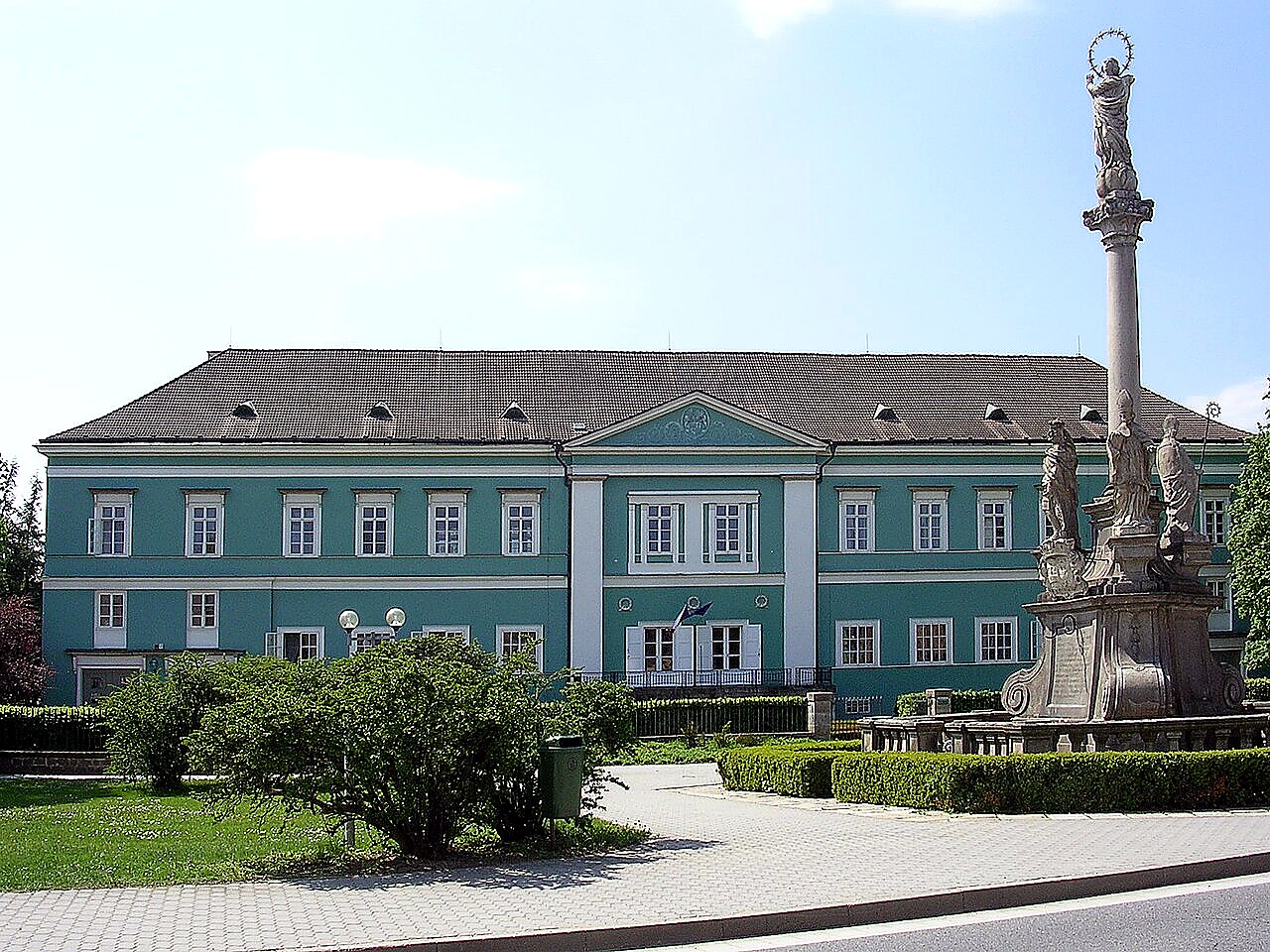 
<span>nový zámek Dačice</span>
