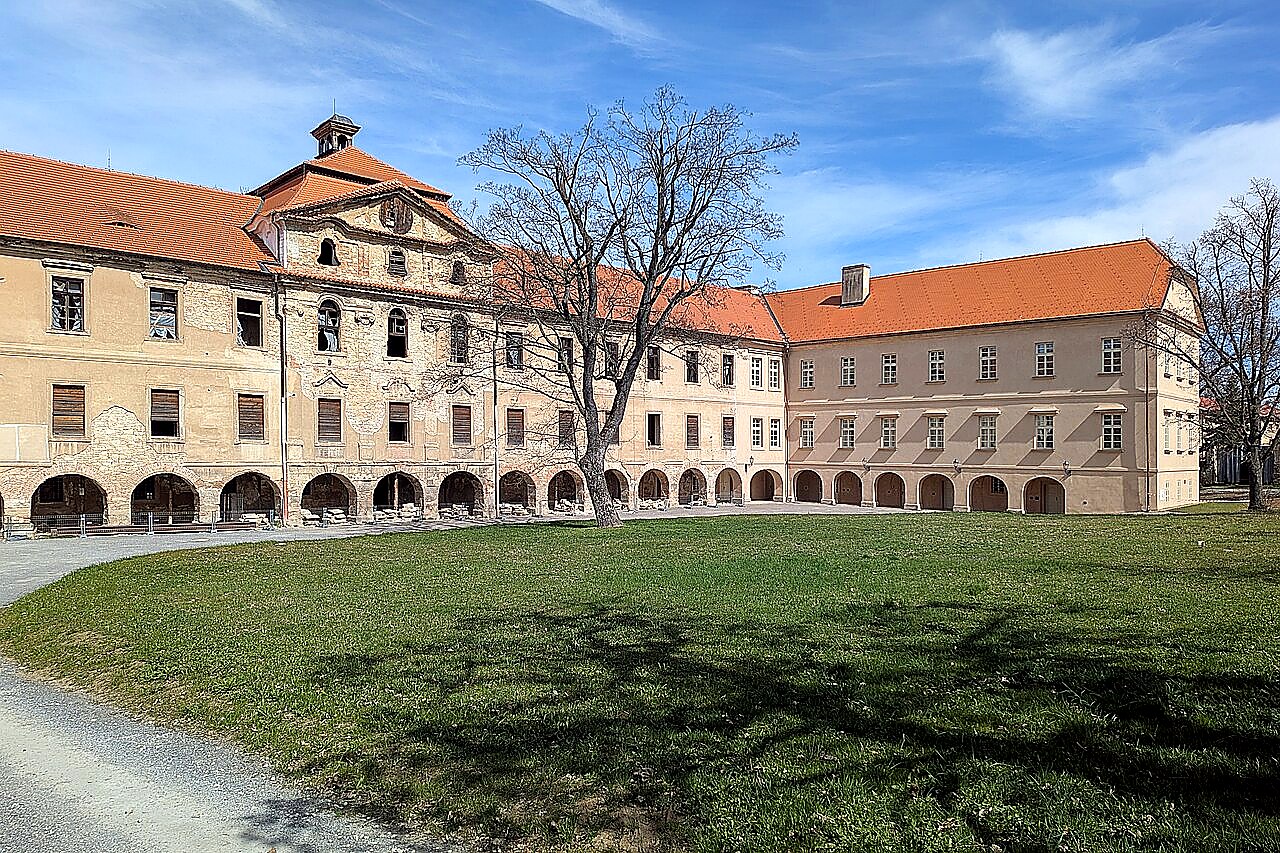 
<span>zámek Buštěhrad</span>
