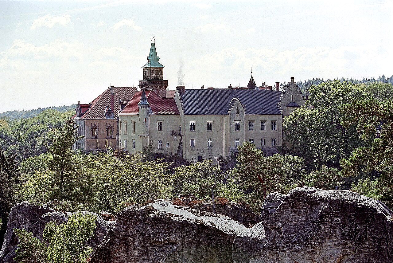 
<span>zámek Hrubá Skála</span>
