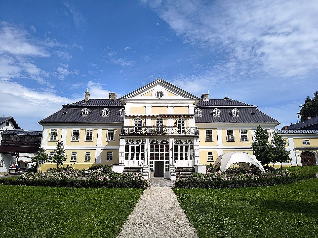 
<span>zámek Kyjovice</span>
