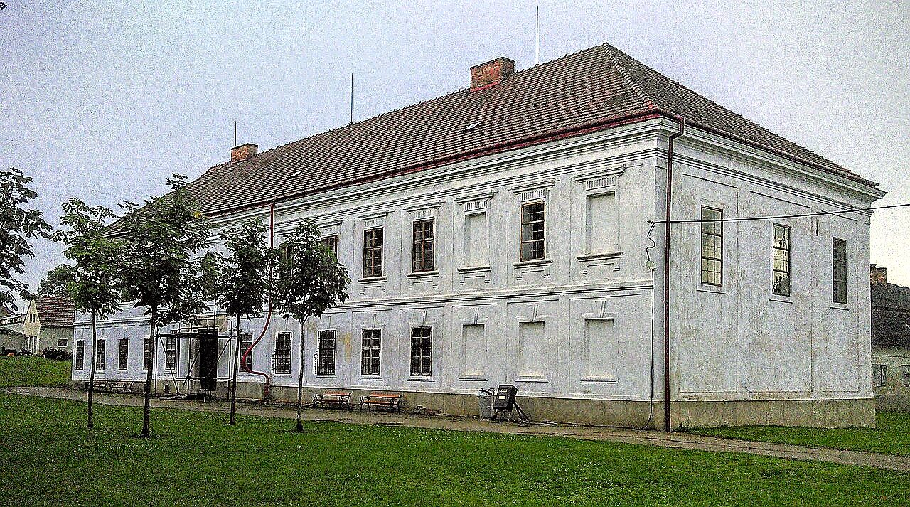 
<span>zámek Uhřice</span>
