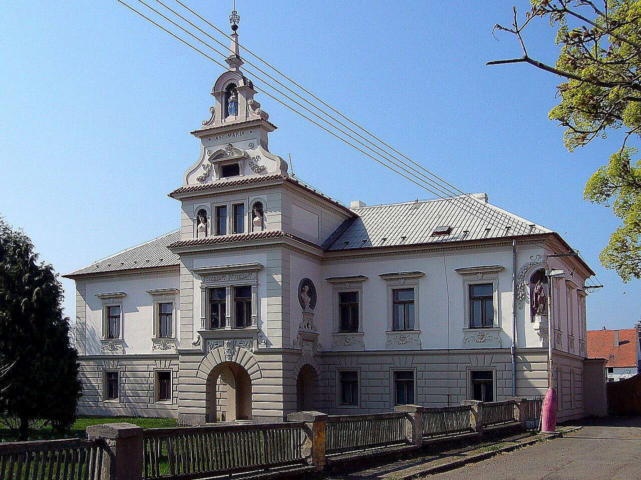 
<span>zámek Veliká Ves</span>
