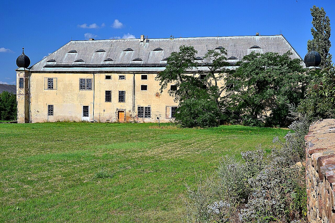 
<span>zámek Vičice</span>
