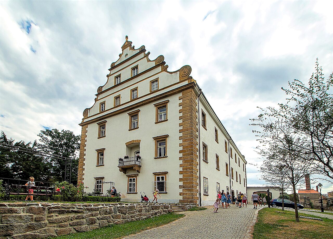 
<span>Šluknovský zámek</span>
