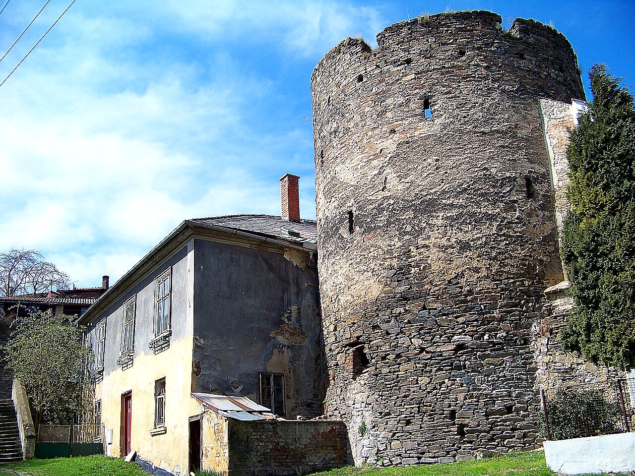 
<span>Městské opevnění v Kouřimi</span>
