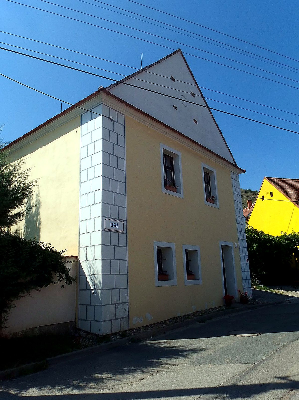 
<span>Viniční dům čp. 145</span>
