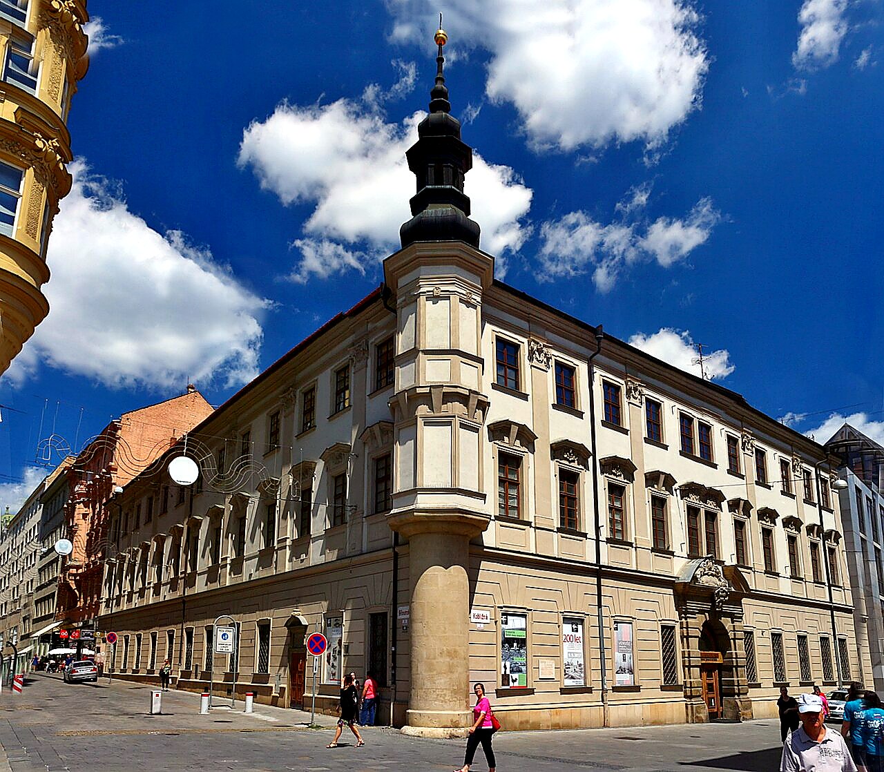 
<span>Palác šlechtičen</span>
