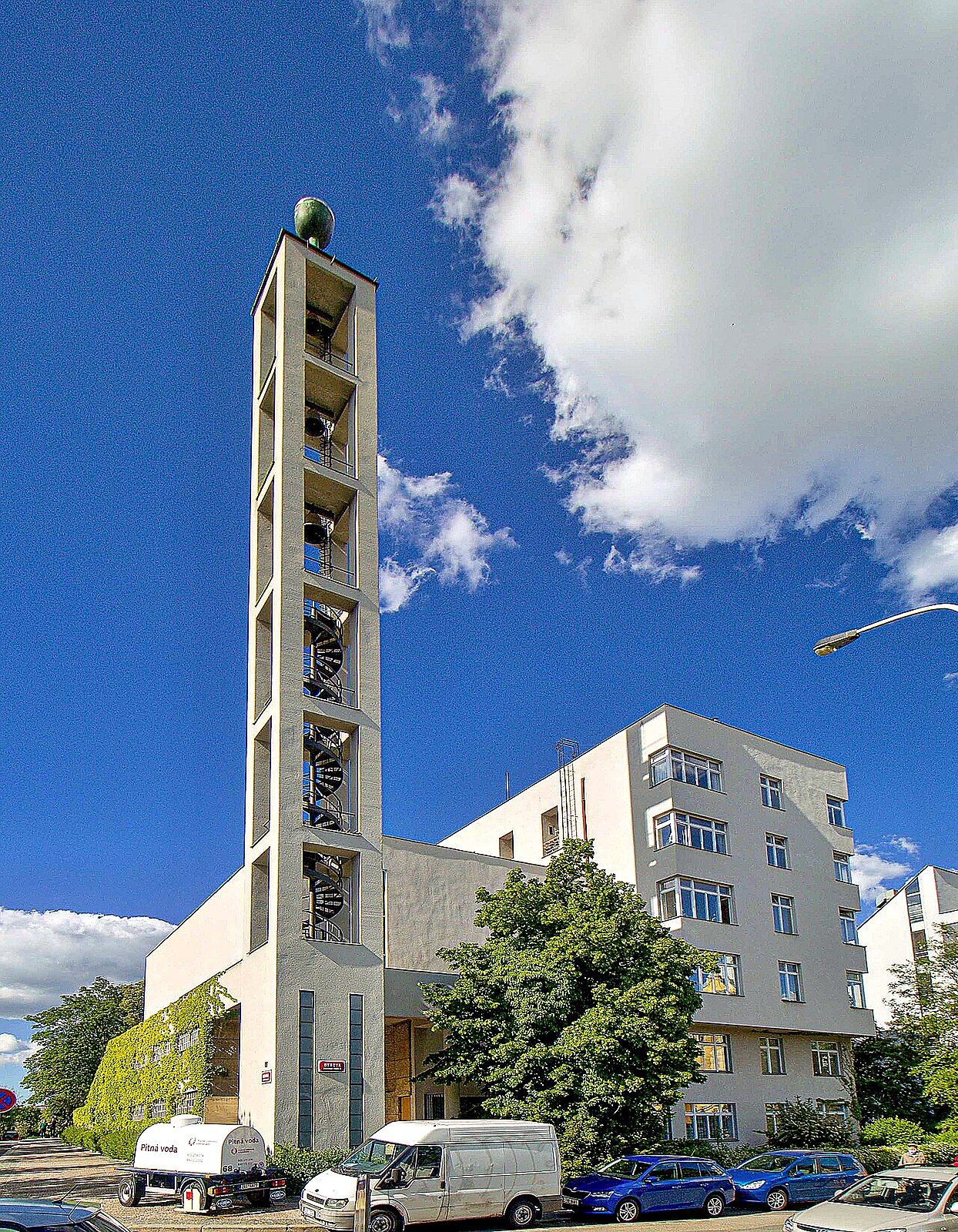 
<span>Husův sbor na Vinohradech</span>
