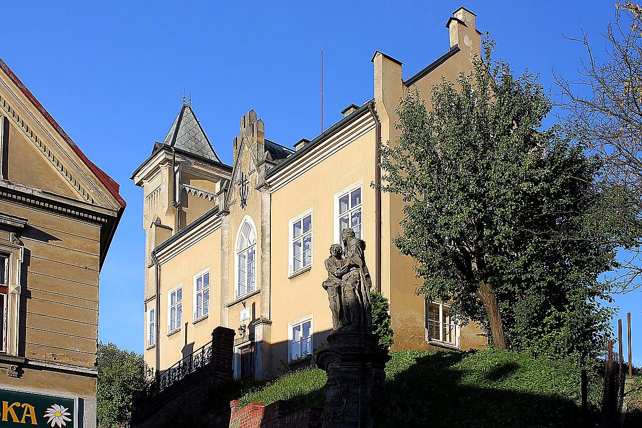 
<span>Husův sbor v Českém Dubu</span>

