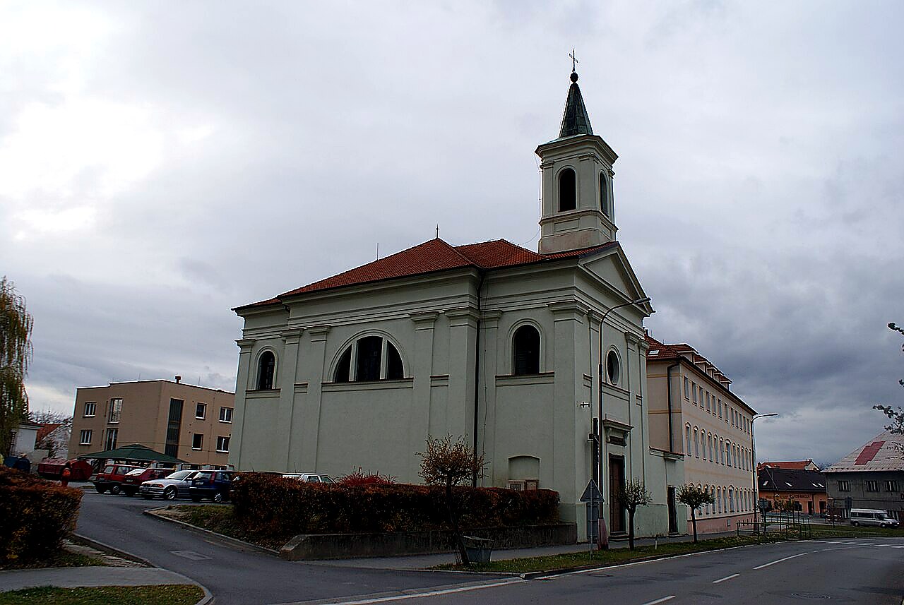 
<span>Hřbitovní kostel svatého Jana Křtitele</span>
