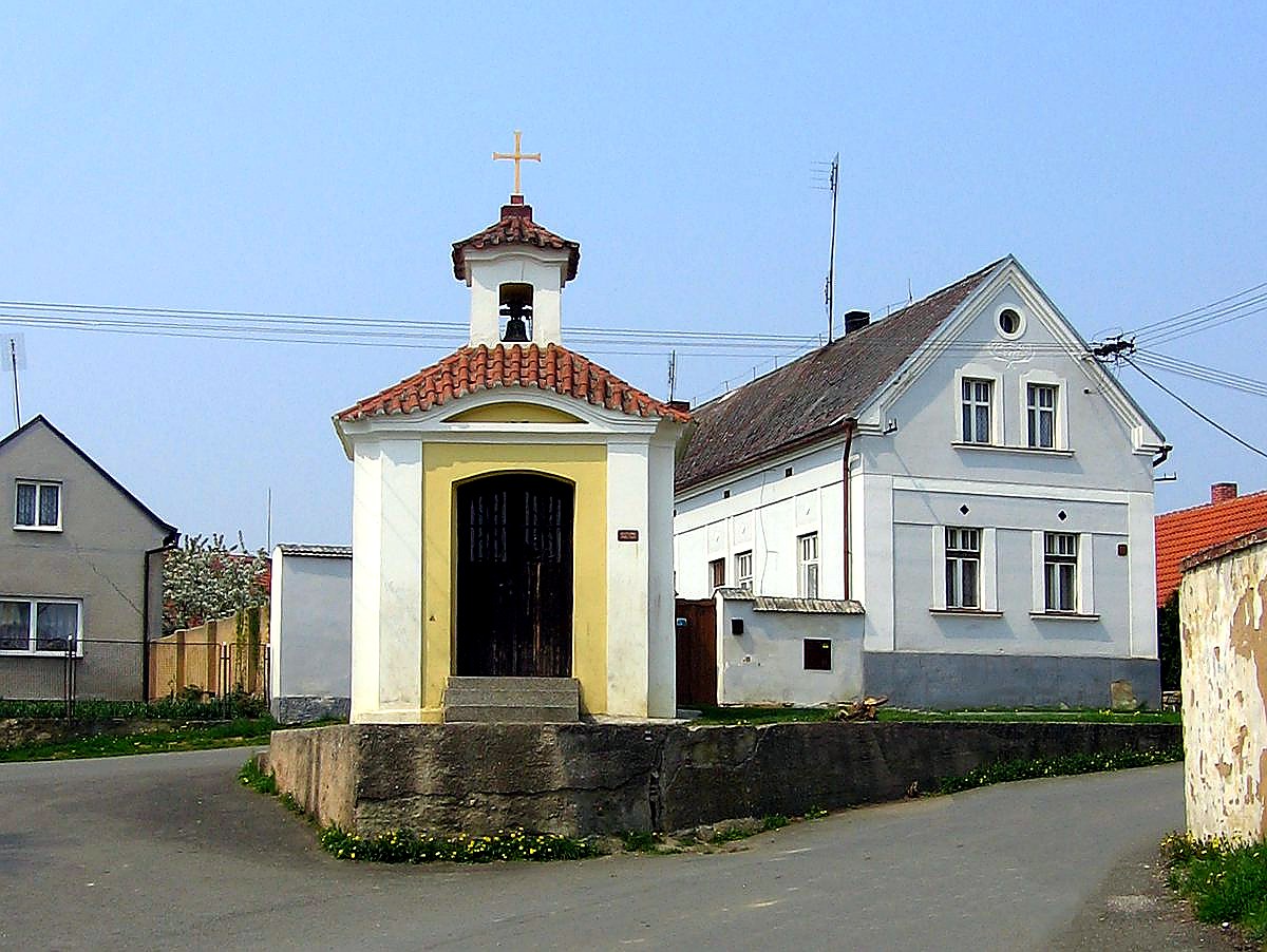 
<span>Kaplička Nejsvětější Trojice (Plešnice)</span>
