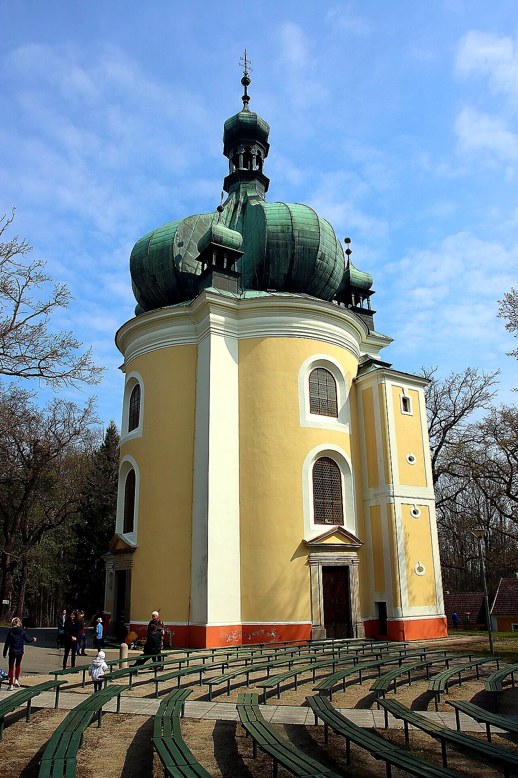 
<span>Kostel Jména Panny Marie na Lomci</span>
