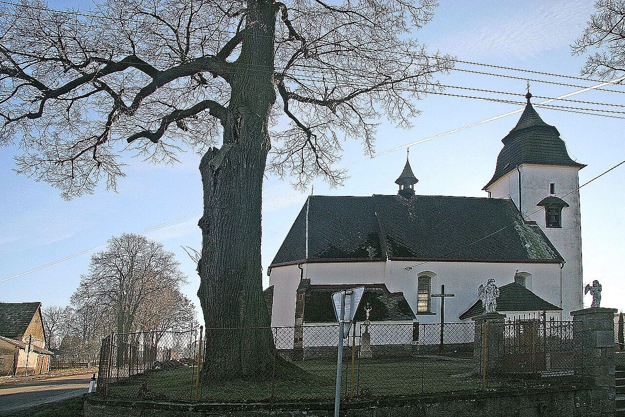 
<span>Kostel Nanebevzetí Panny Marie (Číhošť)</span>
