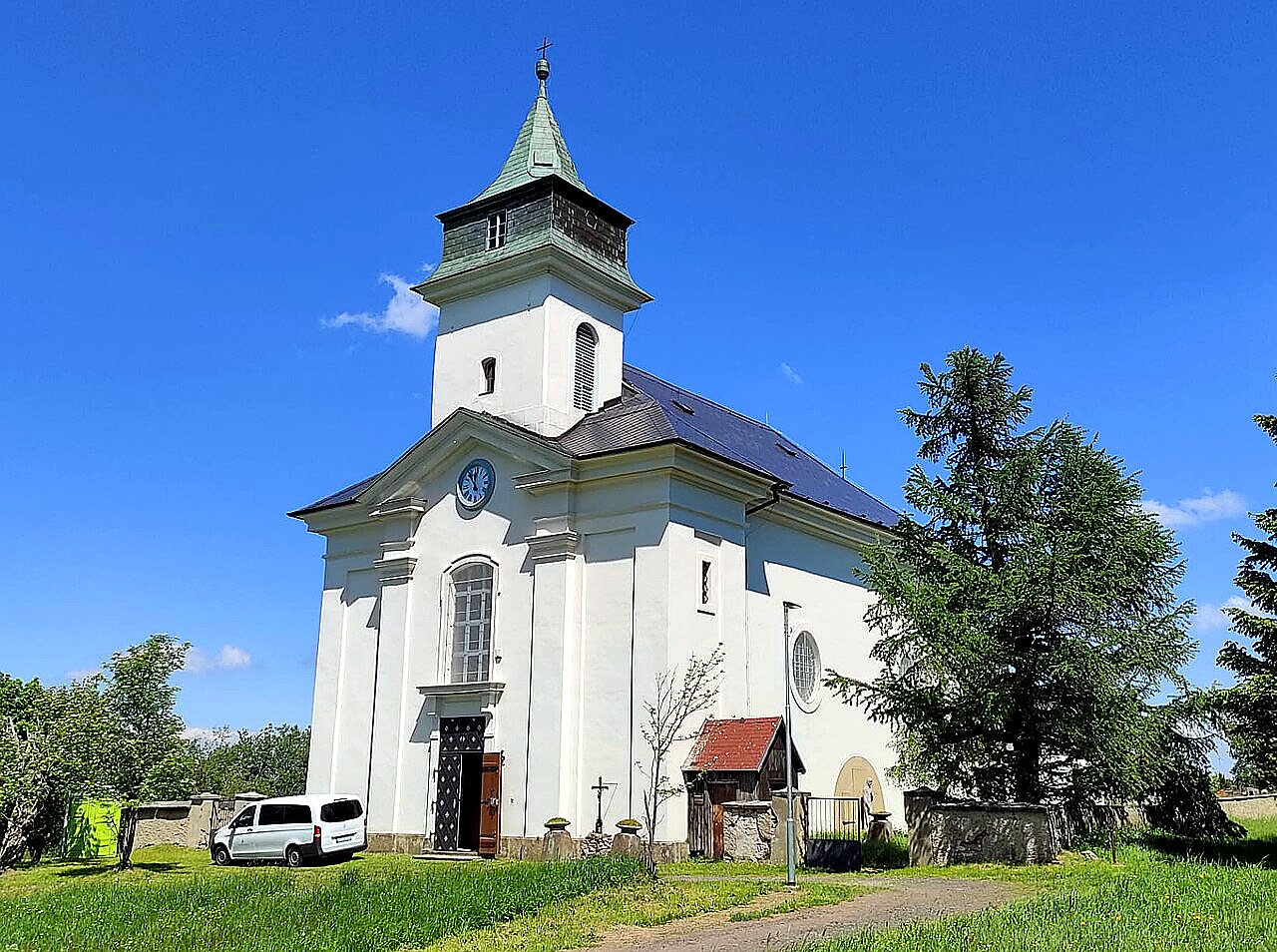 
<span>Kostel Nanebevzetí Panny Marie na Cínovci</span>
