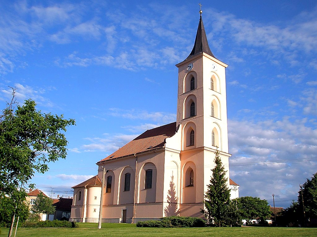 
<span>Kostel Narození Panny Marie (Velké Bílovice)</span>
