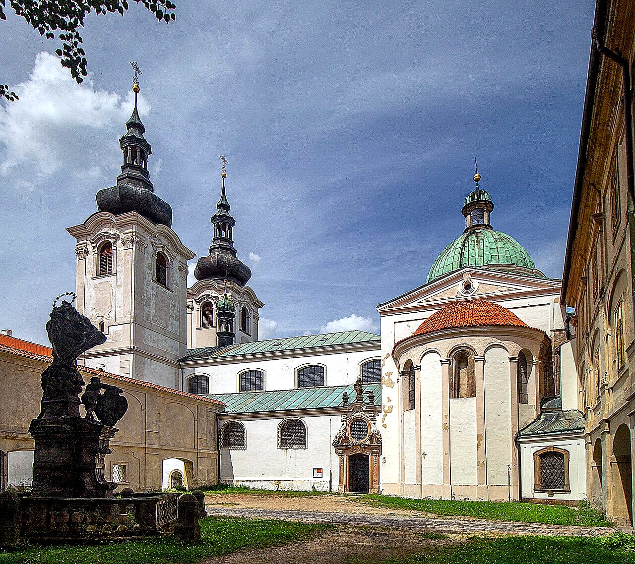 
<span>Kostel Narození Panny Marie v Doksanech</span>
