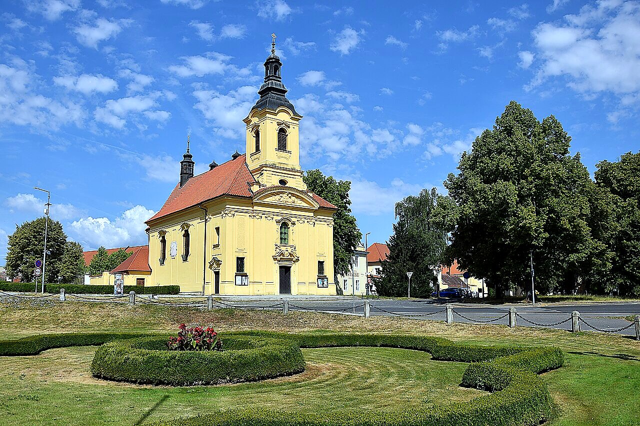 
<span>Kostel Nejsvětější Trojice (Dobříš)</span>
