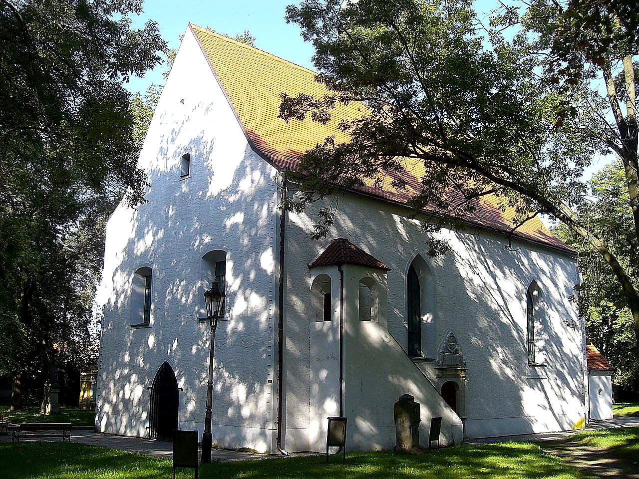 
<span>Kostel Nejsvětější Trojice (Pražské Předměstí)</span>
