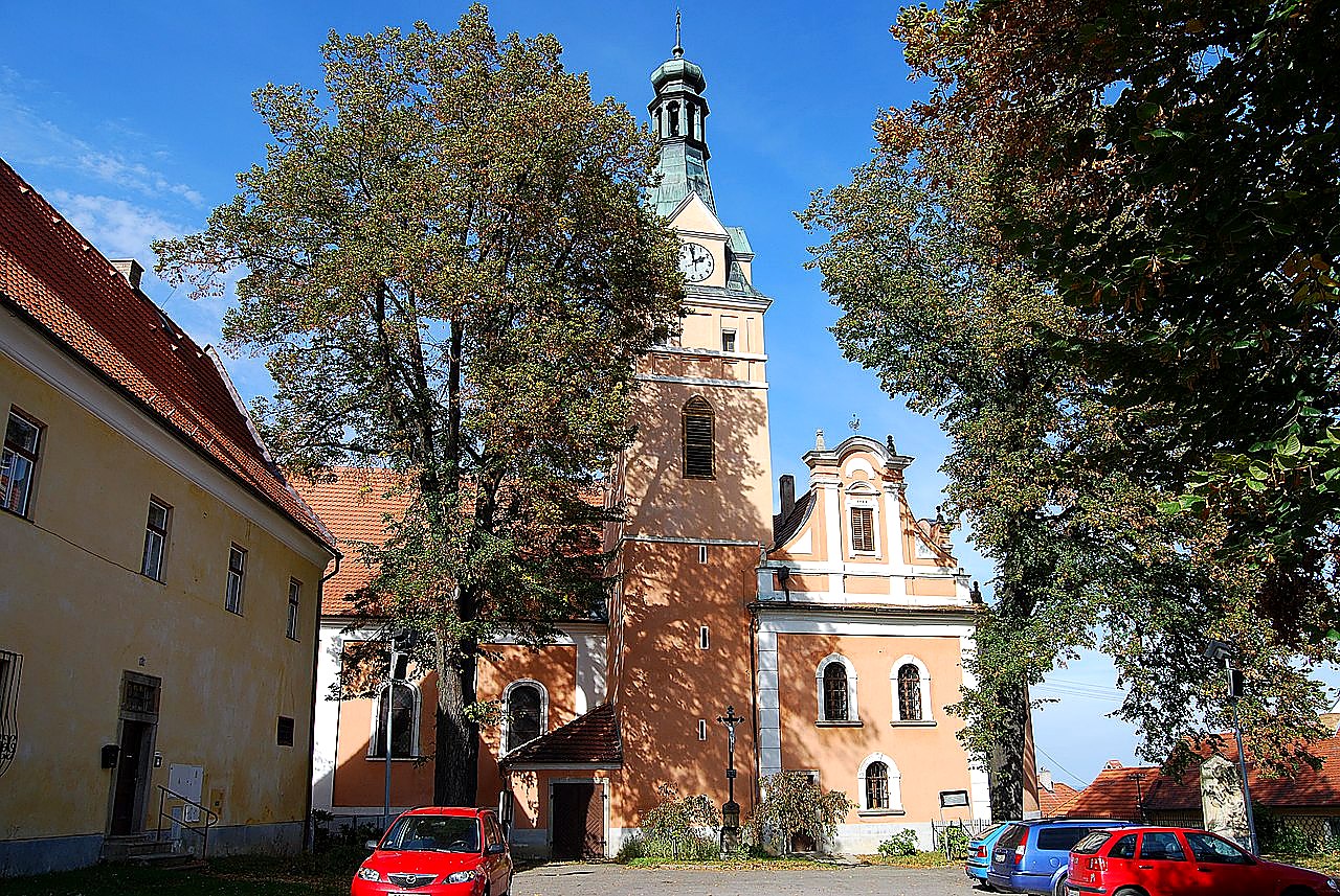 
<span>Kostel svatého Jakuba Většího (Lhenice)</span>
