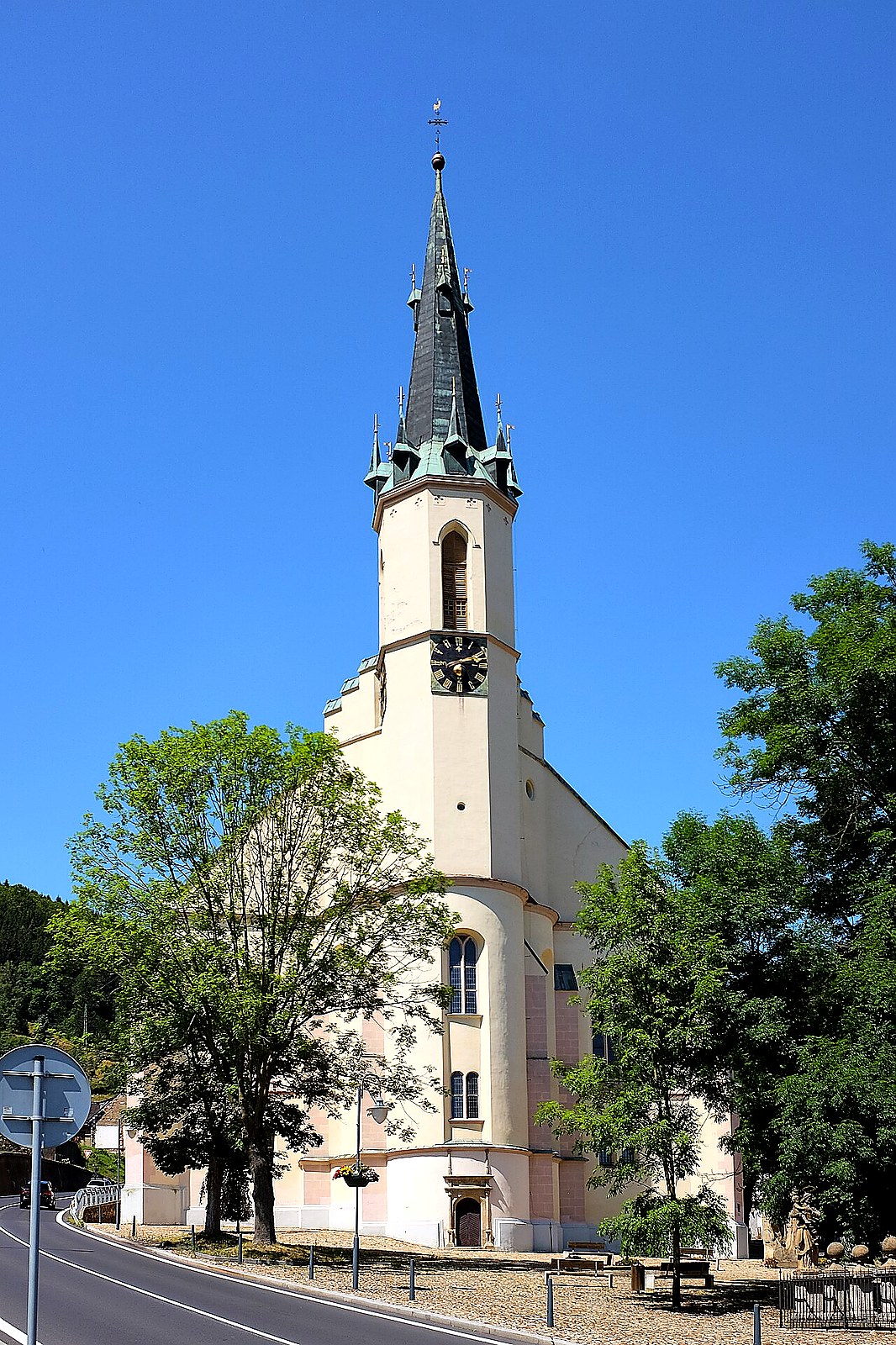
<span>Kostel svatého Jáchyma a svaté Anny (Jáchymov)</span>
