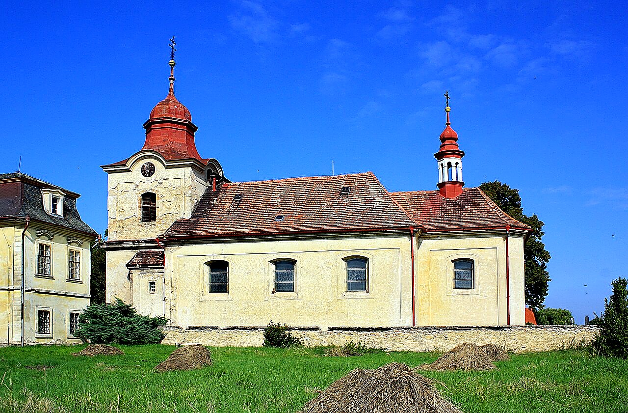 
<span>Kostel svatého Martina (Luštěnice)</span>
