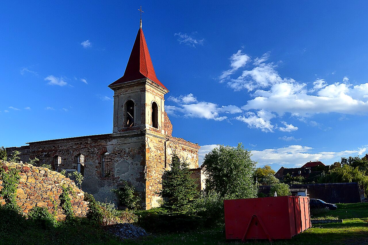 
<span>Kostel svatého Michaela archanděla (Všestudy)</span>
