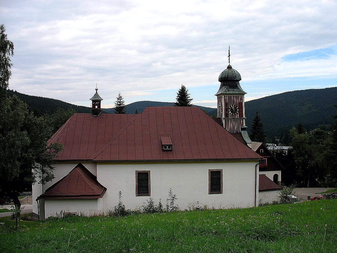 
<span>Kostel svatého Petra a Pavla (Špindlerův Mlýn)</span>
