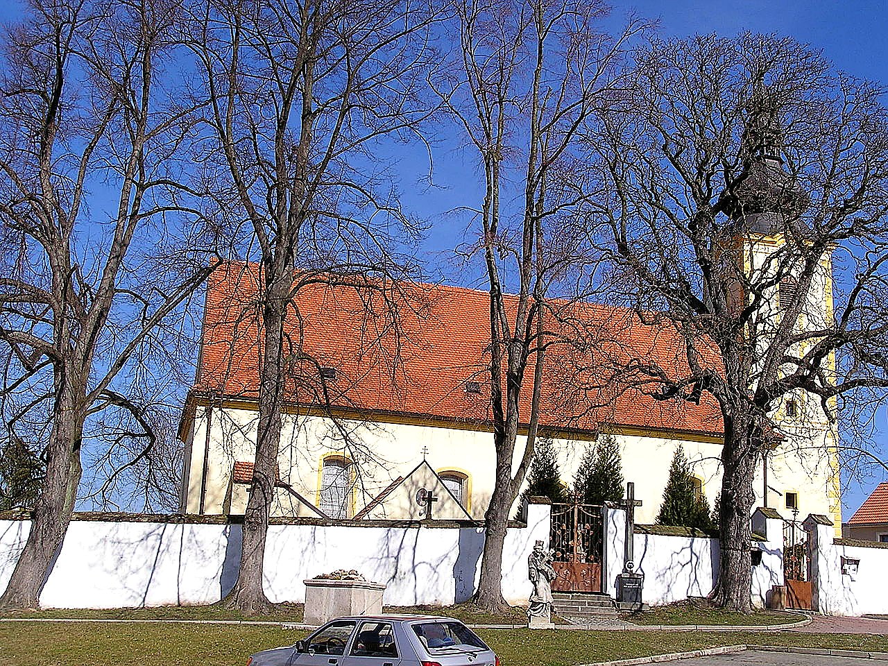
<span>Kostel svatého Vavřince (Ledenice)</span>
