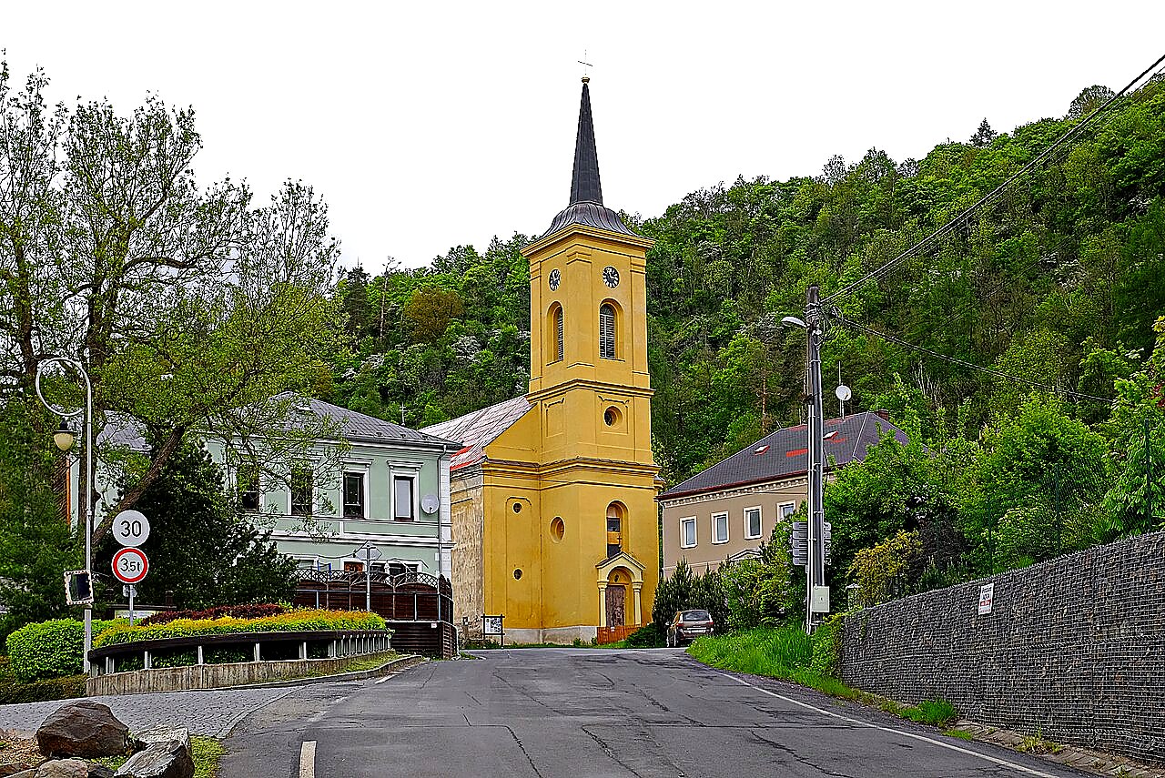 
<span>Kostel svatého Václava (Radošov)</span>
