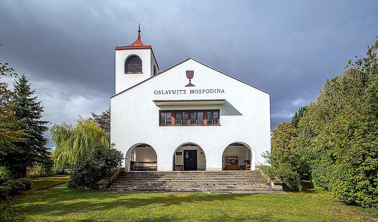 
<span>evangelický kostel v Chotiněvsi</span>
