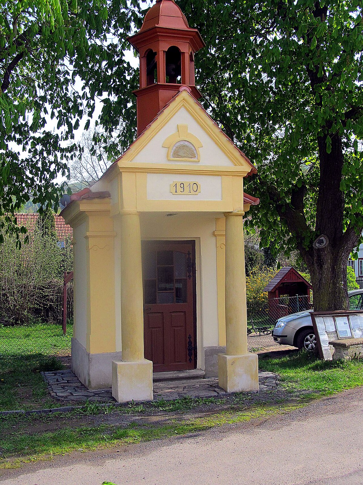 
<span>kaple (Boreč)</span>
