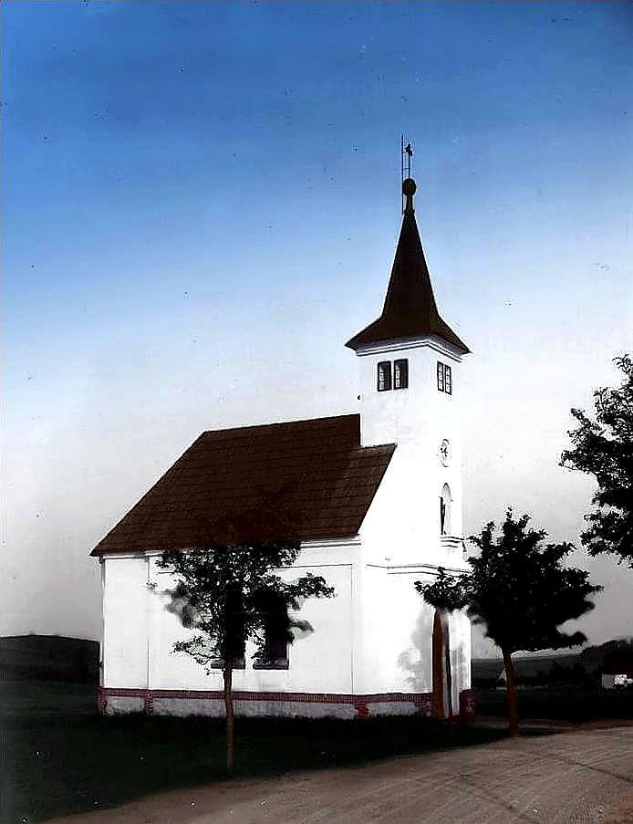 
<span>kaple Navštívení Panny Marie (Cínovec)</span>
