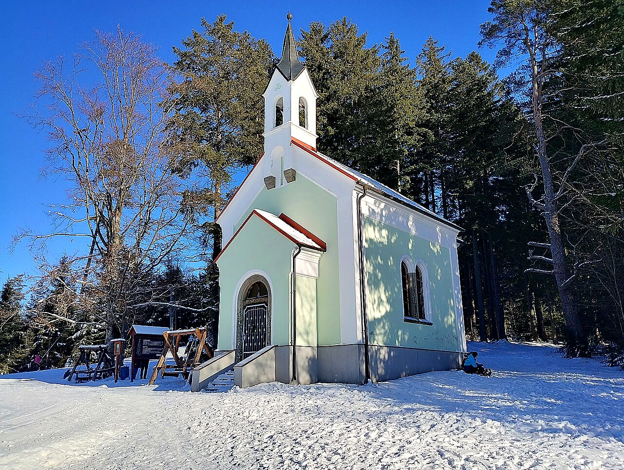 
<span>kaple Panny Marie Bolestné (Frymburk)</span>
