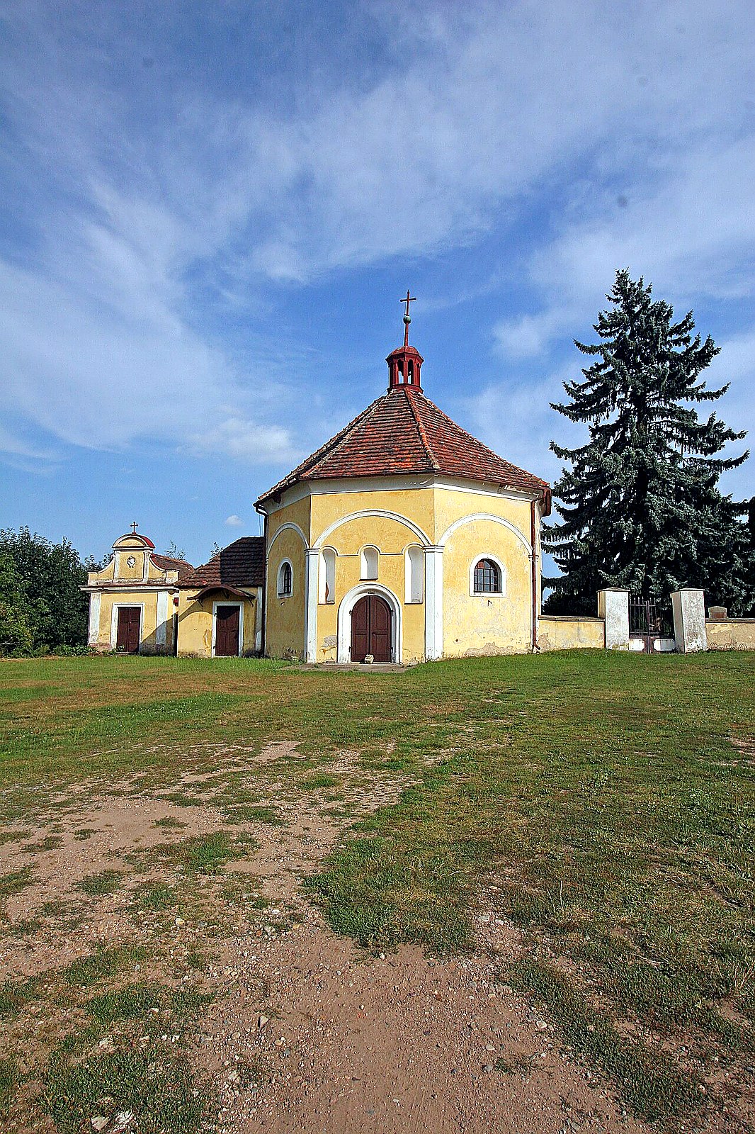 
<span>kaple svatého Huberta (Starý Ples)</span>
